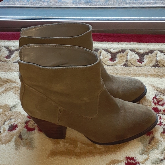 Nine west booties - Picture 3 of 10